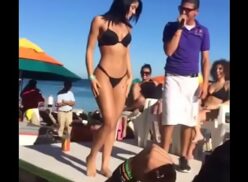 Jailyne Ojeda Bailando