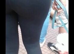 Upskirt En La Calle