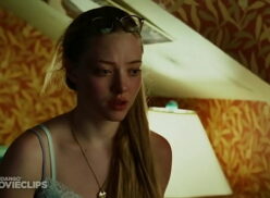 Amanda Seyfried Follando