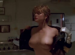 Erika Eleniak Tetas