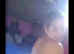 Mujeres Bailando En El Club