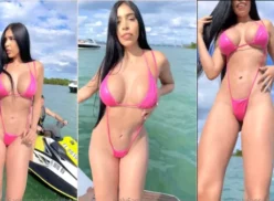 Ennid Wong, una mujer mexicana, practicando twerking en la playa