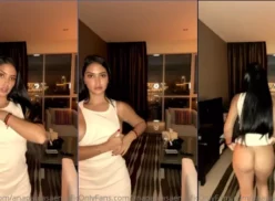 Ana paula saenz luciendo su cuerpo desnudo levantándose el vestido y mostrando su coño