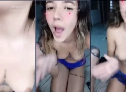 La gatita golosa le hace una deliciosa mamada a su pareja