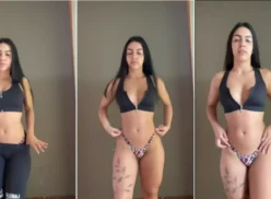 La maravillosa bruna iork mostrando su culo perfecto mientras se quita el bikini