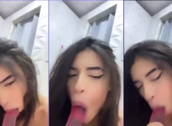 Micaela Ferreira hace una mamada con un juguete de goma