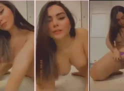 Victoria Matosa luciendo sus hermosas tetas y luciendo su cuerpo de forma seductora