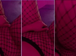 Diabela luciendo onlyfans con un video candente tocándose con las piernas abiertas