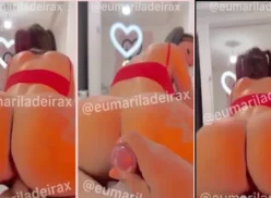 Mari Ladeira mostrando todas sus habilidades cabalgando caliente