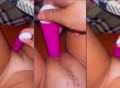 Natalia Radatz luciendo con las piernas abiertas y disfrutando de un vibrador en su pepeka