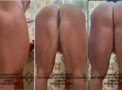 Carla Inhaia, la famosa brasileña de OnlyFans, enseñando su gran culo y su coño en el baño