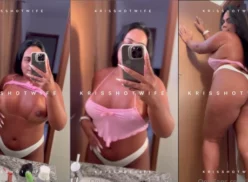 Kriss Hotwife mostrando su cuerpo en el baño sin ropa, mostrando sus grandes tetas y su coño