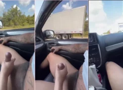 Mujer amateur es captada masturbándose para un hombre mientras conducían en el coche