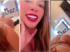 Sheyla mell rodando boca abajo sobre la cama mostrando su hermoso trasero