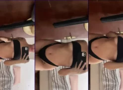 Beatriz Claudino balanceándose frente al espejo en un vídeo Onlyfans