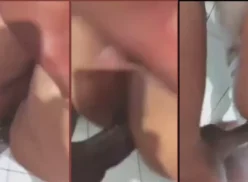 Mujer desprevenida sin ropa siendo penetrada analmente por otro hombre con su pareja observando la escena sexuales posudia