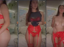 Sophieraiin realiza un provocativo striptease en un video filtrado de OnlyFans luciendo lencería roja