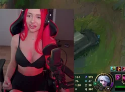 Vídeo del juego de baile sensual de Alyri en League Of Legends con subtítulos en Onlyfans